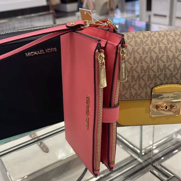 MICHAEL KORS LARGE DOUBLE ZIP WRISTLET WALLET PHONE CASE CLUTCH
Tea Rose NWT - Picture 15 of 16